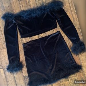 NWOT 2 piece feathered skirt and crop top long sleeve outfit